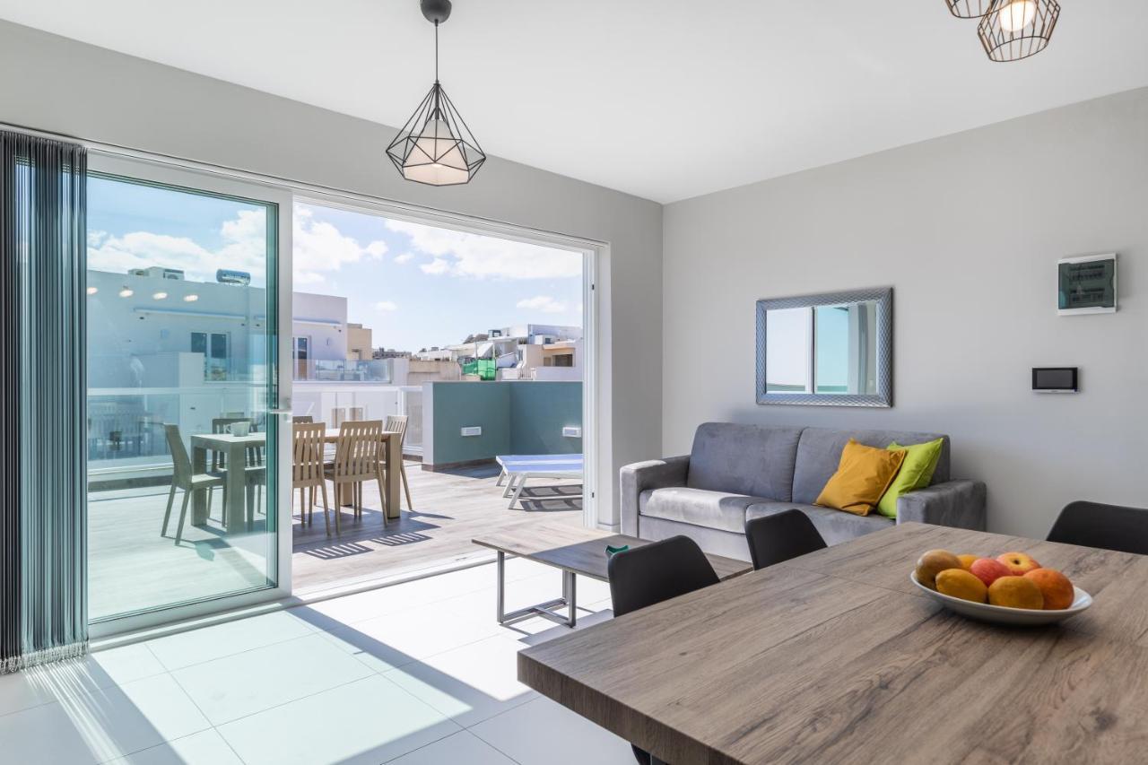Unique Penthouse With Private Heated Jacuzzi, Close To Restaurants And Night Life Is-Swieqi Exterior photo